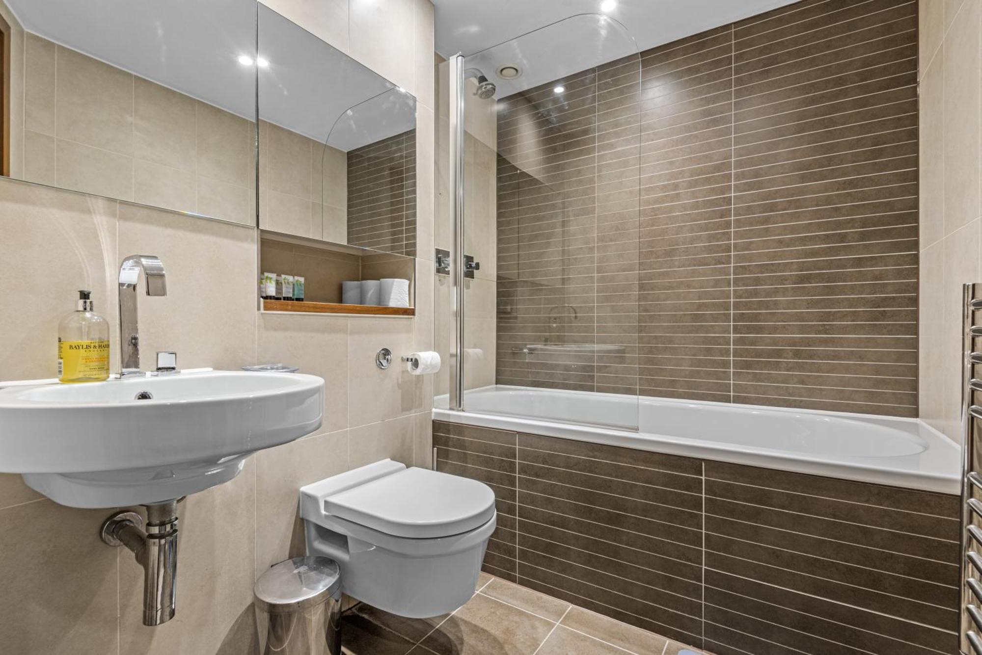Londwell, Chelsea Living, Central Flat With Balcony Лондон Экстерьер фото